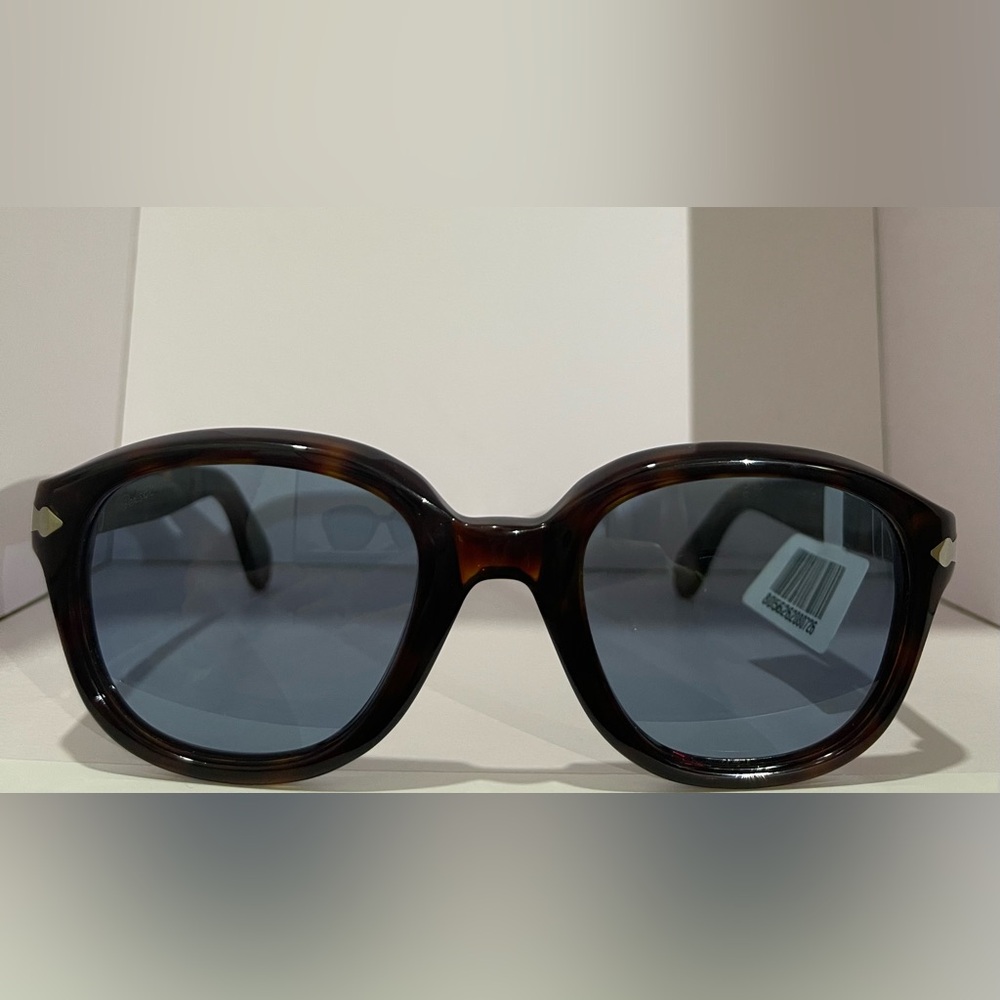 Stylish Tortoiseshell Sunglasses